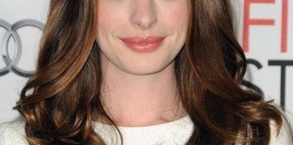 Anne Hathaway Frisuren Dunkel Langhaarfrisur Everett Collection / Shutterstock.com