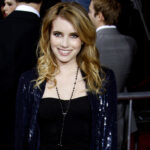 Emma Roberts Frisuren Langhaarfrisur Mittellang Locken Blond Seitenscheitel
