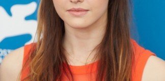 Frisuren Alexandra Daddario Steckfrisur Langhaar andersphoto / Shutterstock.com