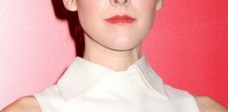 Frisuren Jena Malone Haarfarbe Blond Haaransatz JStone / Shutterstock.com