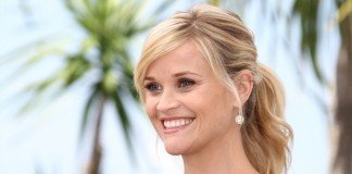 Frisuren Reese Witherspoon Blond Zopf Langhaarfrisur Denis Makarenko / Shutterstock.com