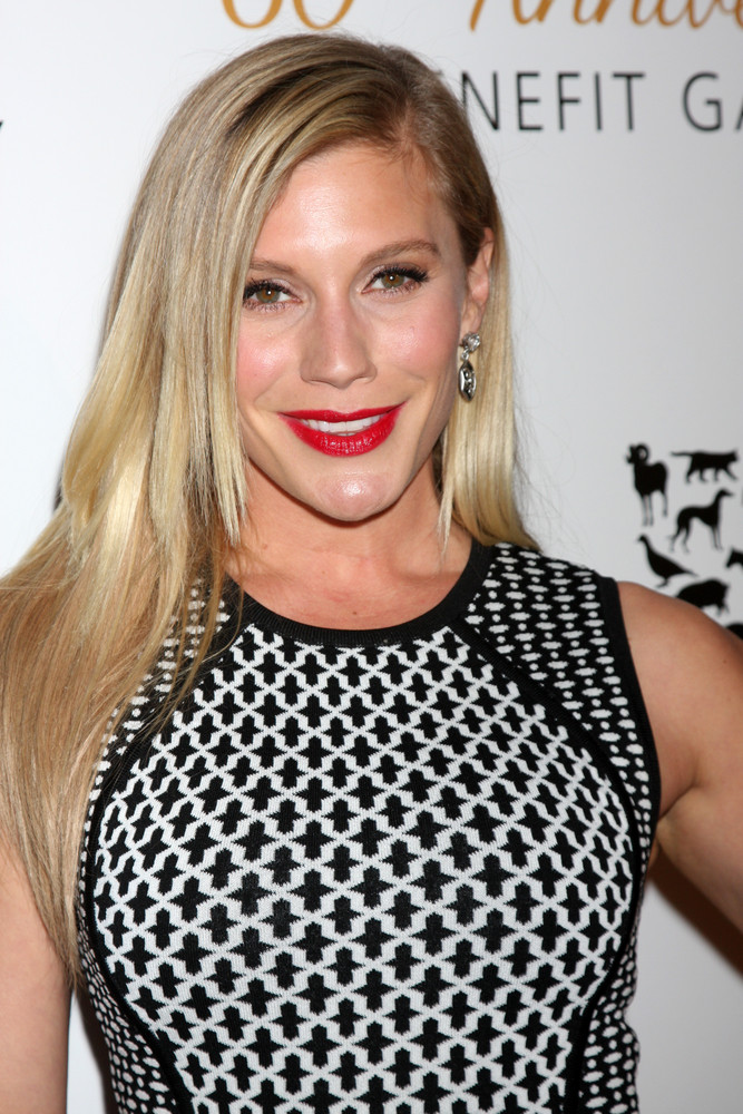 Katee Sackhoff Frisuren Glatte Langhaarfrisur