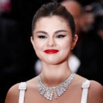 Selena Gomez Frisuren Sleek Look Langhaarfrisur