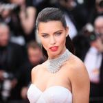 Adriana Lima Frisuren Langhaar Schwarz Glatt Zopf