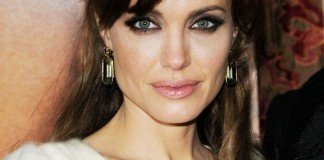 Angelina Jolie Frisuren Hochsteckfrisuren Langhaarfrisur Dunkel Everett Collection / Shutterstock.com