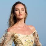 Candice Swanepoel Frisuren Blond Langhaar Glatt