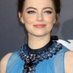 Frisuren Emma Stone Mittellang Rot Hochsteckfrisur