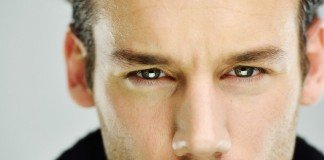 Männerfrisuren Scheitel Seitenlanghaar Herren Frisur