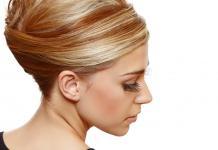 Elegante Frisuren für das Weihnachtsfest Hochsteckfrisur Weihnachten Weihnachtsfest Elegant Blond