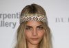Cara Delevingne Frisuren Haarband Hairstyle Blond Langhaarfrisur bis Hochsteckfrisur Featureflash Photo Agency Shutterstock.com (3)
