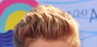 Justin Bieber Frisuren Hairstyle vom Bubikopf Seiten Kurzhaarschnitt Langem Deckhaar Featureflash Photo Agency Shutterstock.com