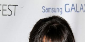 Lea Michele Sarfati Frisuren Hairstyle Brunett Langhaarfrisuren Pony Kathy Hutchins Shutterstock.com