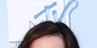Liv Tyler Frisuren Hairstyle Arwen Brunett Longbob Langhaar Longbob s_bukley Shutterstock.com