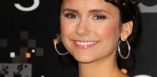 Nina Dobrev Frisuren Hairstyle Langhaarfrisur Brunett s_bukley Shutterstock.com