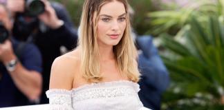 Margot Robbie Frisuren - Langhaarfrisur mit Locken Seite