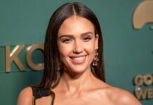 Jessica Albas neuer Look: ‚Soft Con Leche Hair‘ – Der subtile Haarfarben-Trend für Brünette im Herbst Jessica Albas neuer Look 'Soft Con Leche Hair' – Der subtile Haarfarben-Trend für Brünette im Herbst